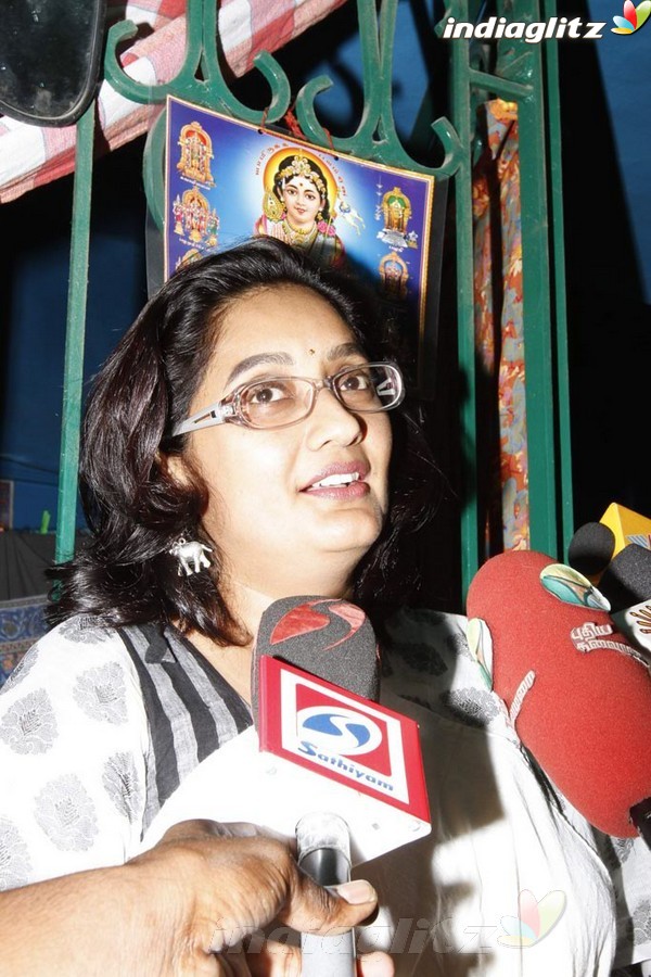 Actress Kanaka Meets the Press